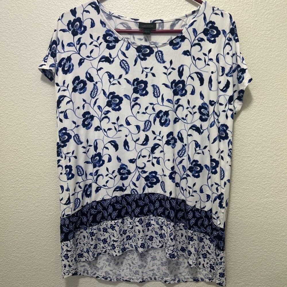 J Jill white and blue floral tunic, short sleeve, lightweight, small